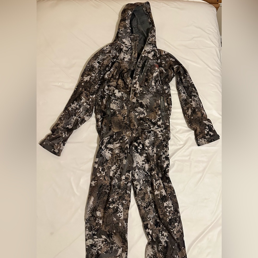 Men’s Medium Sitka - Downpour Jacket and Pants